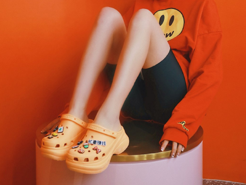 Why Are Clog Shoes So Popular Even Though They Are Ugly and Costly?